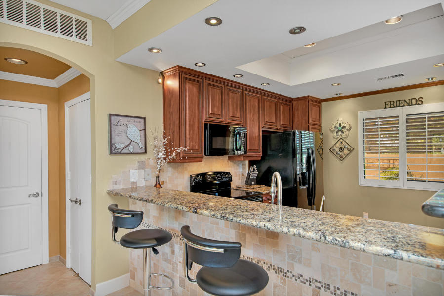 #802 – Beautiful Remodeled 2 Master Suite Condo in Desert Princess –