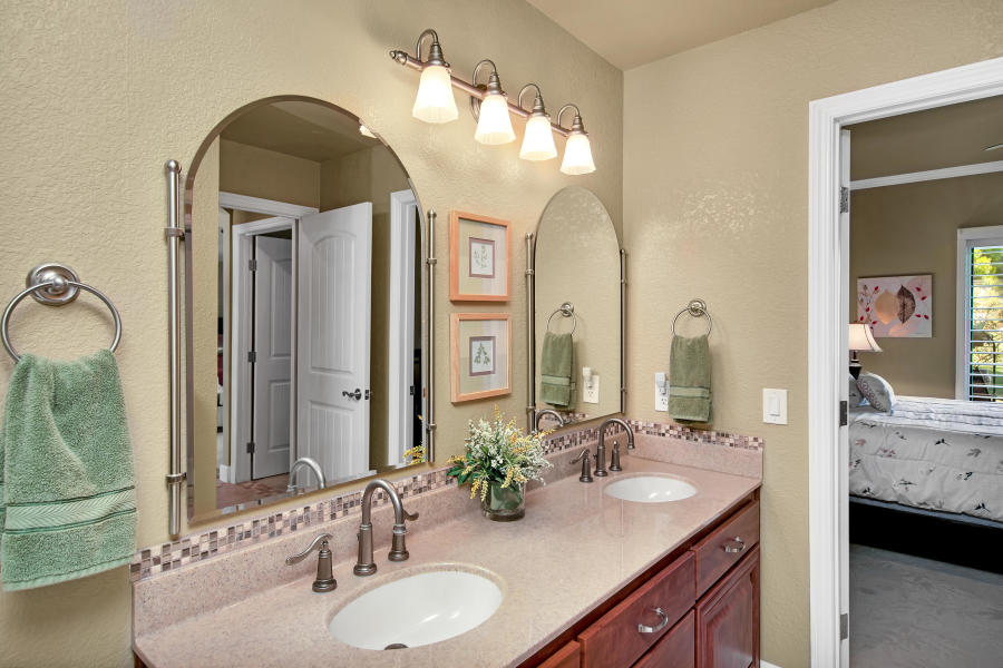 #802 – Beautiful Remodeled 2 Master Suite Condo in Desert Princess –