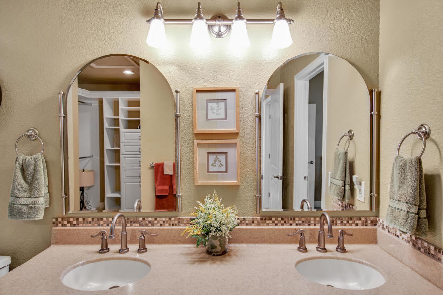 #802 – Beautiful Remodeled 2 Master Suite Condo in Desert Princess –