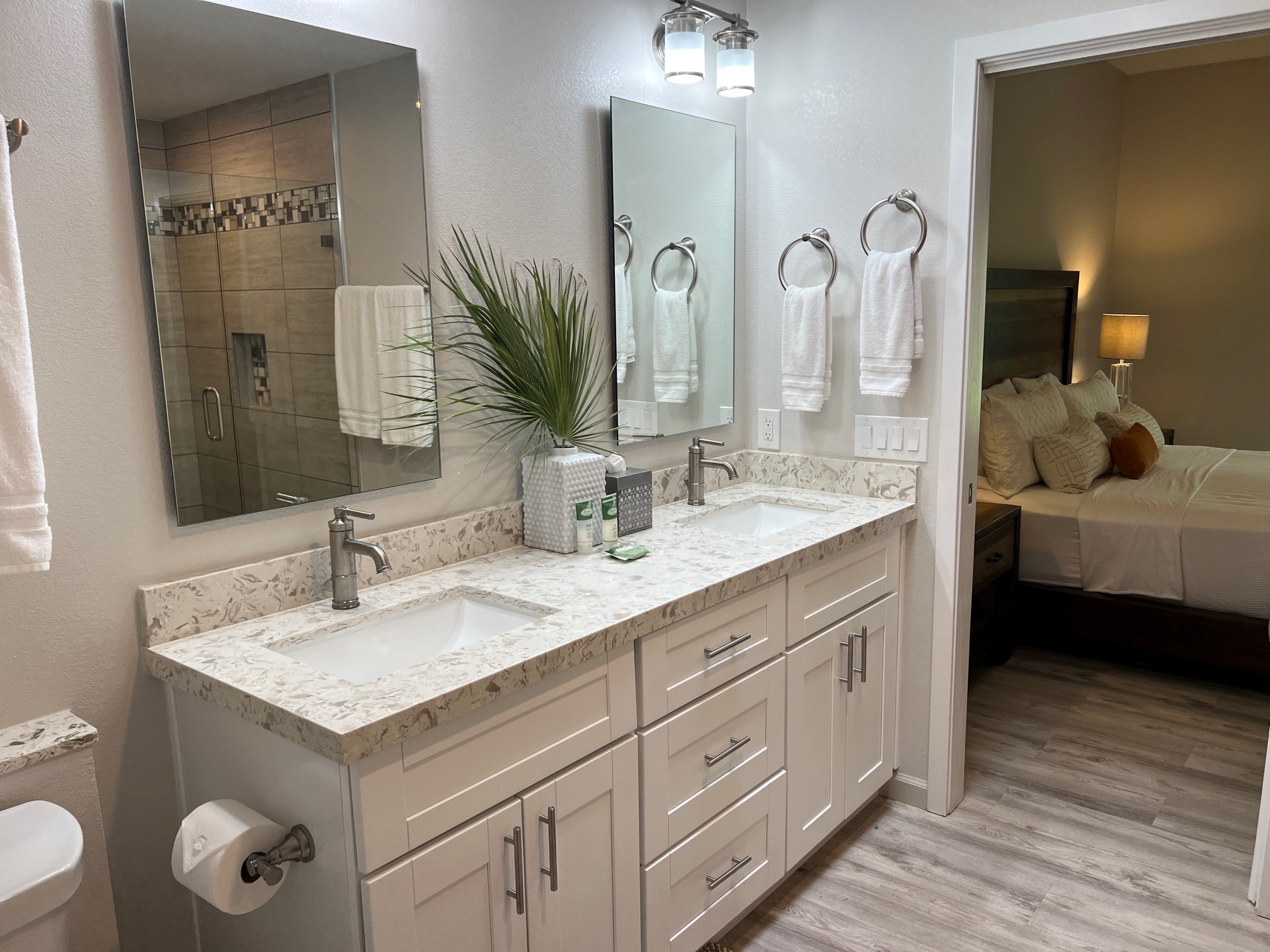 #460 – Luxurious 2 Bedroom, 2 Full Bath REMODELED Condo in Desert Princess: Available: December and January 2026