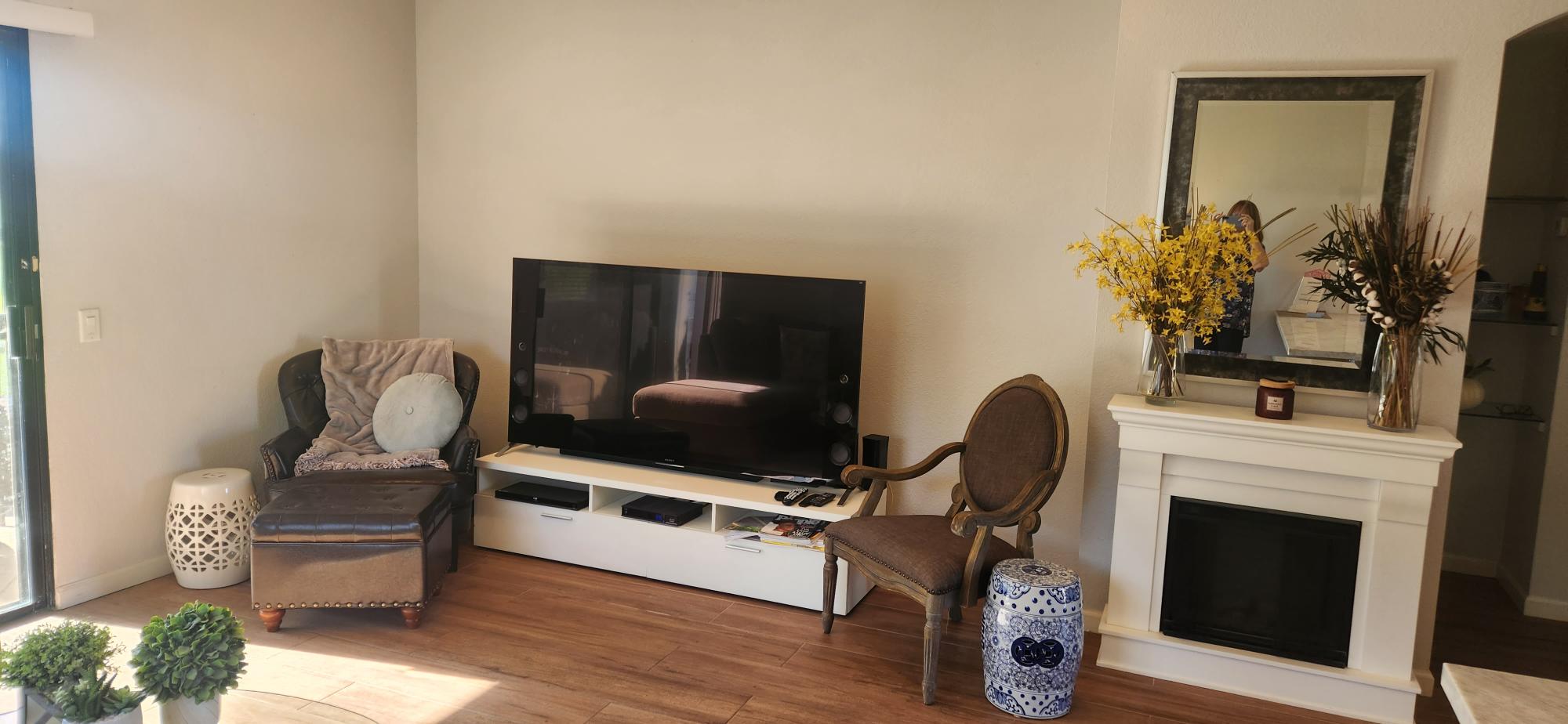 #386 – 1 Bedroom Remodeled Condo with 2 Full Baths – AVAILABLE:   NOV 2024 and APRIL 2025