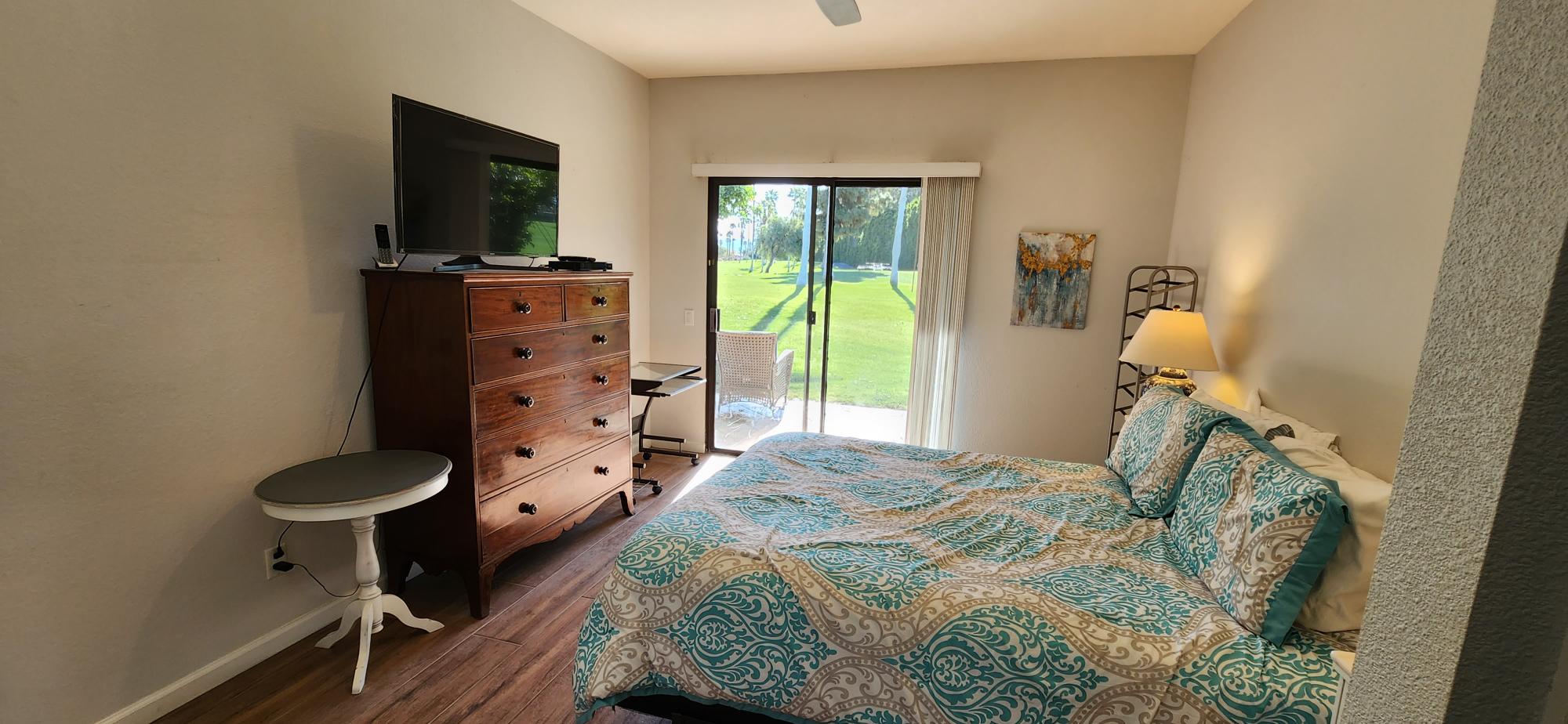 #386 – 1 Bedroom Remodeled Condo with 2 Full Baths – AVAILABLE:   NOV 2024 and APRIL 2025