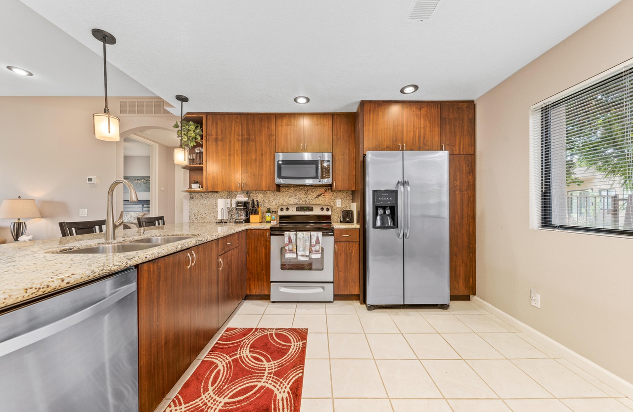 #944 Beautiful 2 Bedroom, 2 Bath Condo with Amazing Views – Available: CALL FOR AVAILABILITY