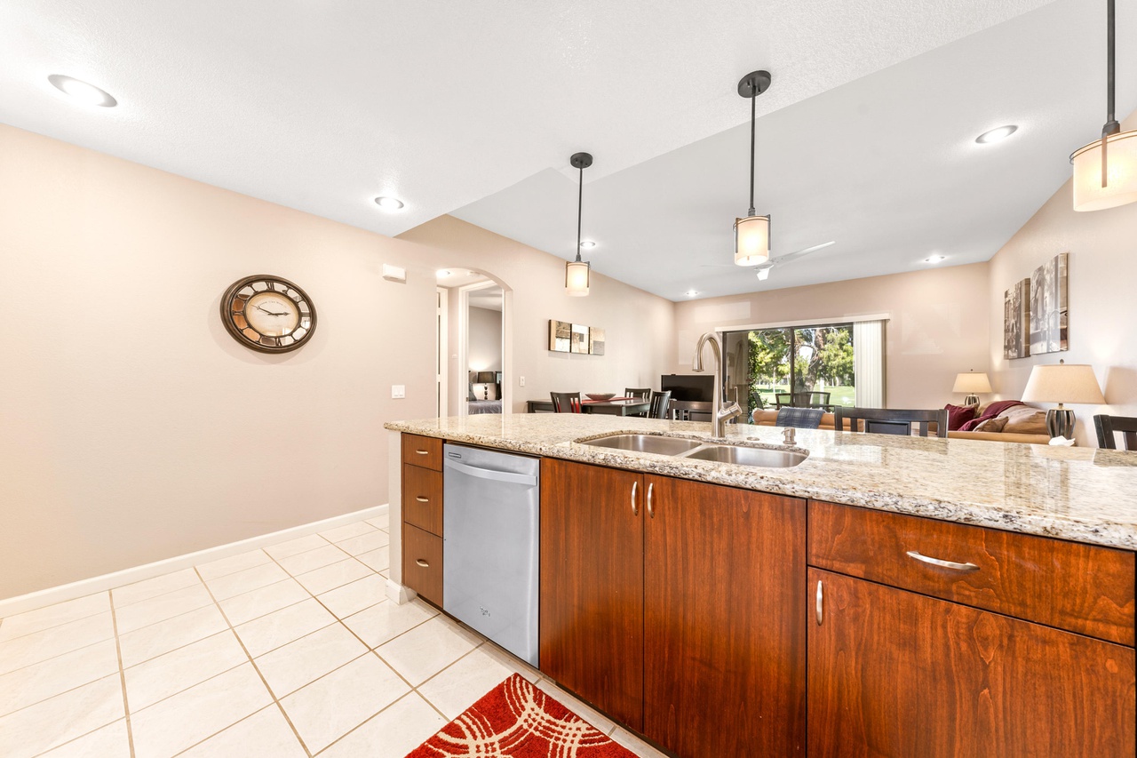 #944 Beautiful 2 Bedroom, 2 Bath Condo with Amazing Views – Available: CALL FOR AVAILABILITY