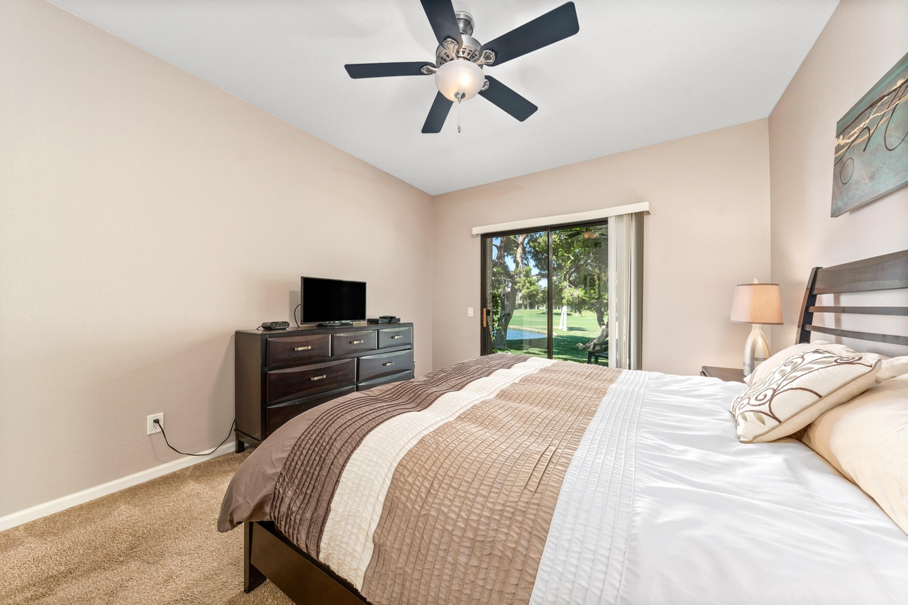 #944 Beautiful 2 Bedroom, 2 Bath Condo with Amazing Views – Available: CALL FOR AVAILABILITY