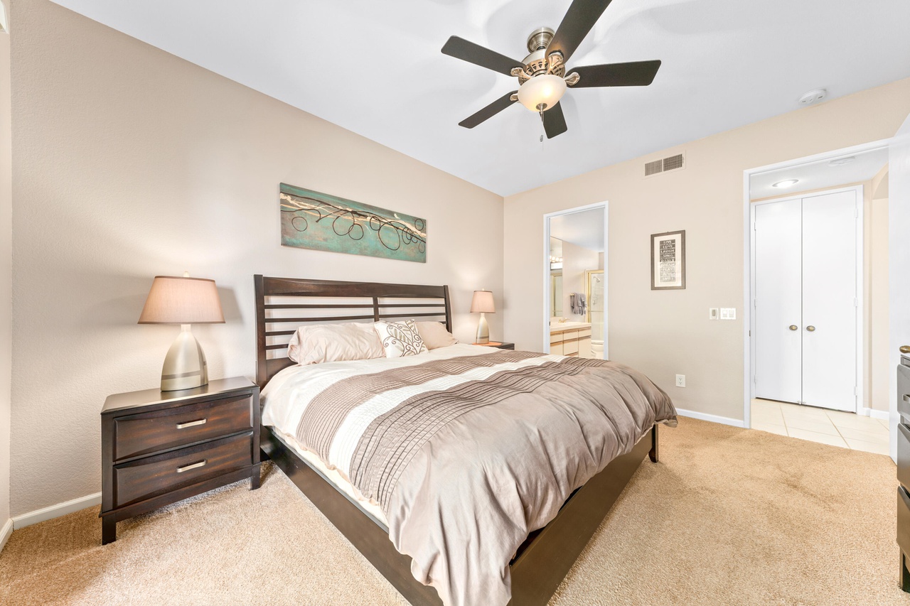 #944 Beautiful 2 Bedroom, 2 Bath Condo with Amazing Views – Available: CALL FOR AVAILABILITY