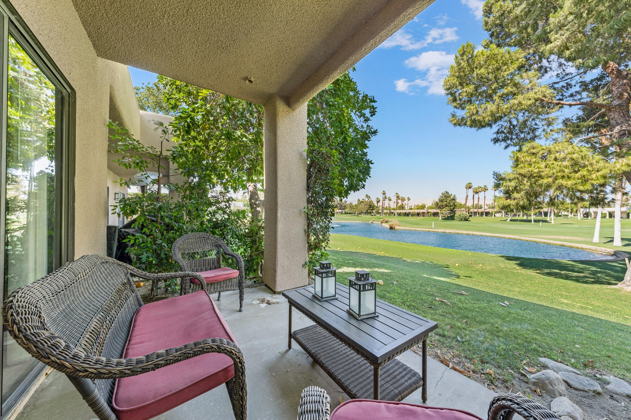 #944 Beautiful 2 Bedroom, 2 Bath Condo with Amazing Views – Available: CALL FOR AVAILABILITY