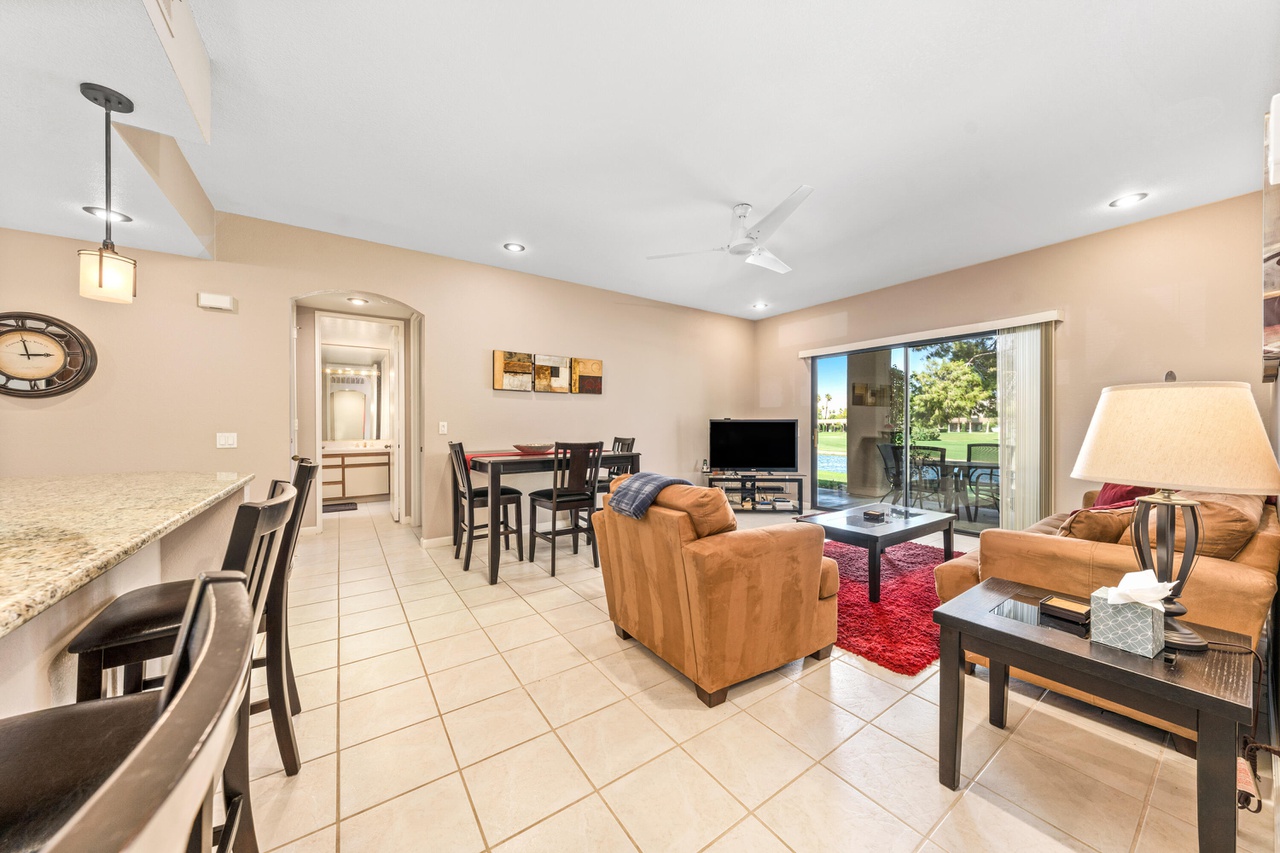 #944 Beautiful 2 Bedroom, 2 Bath Condo with Amazing Views – Available: CALL FOR AVAILABILITY