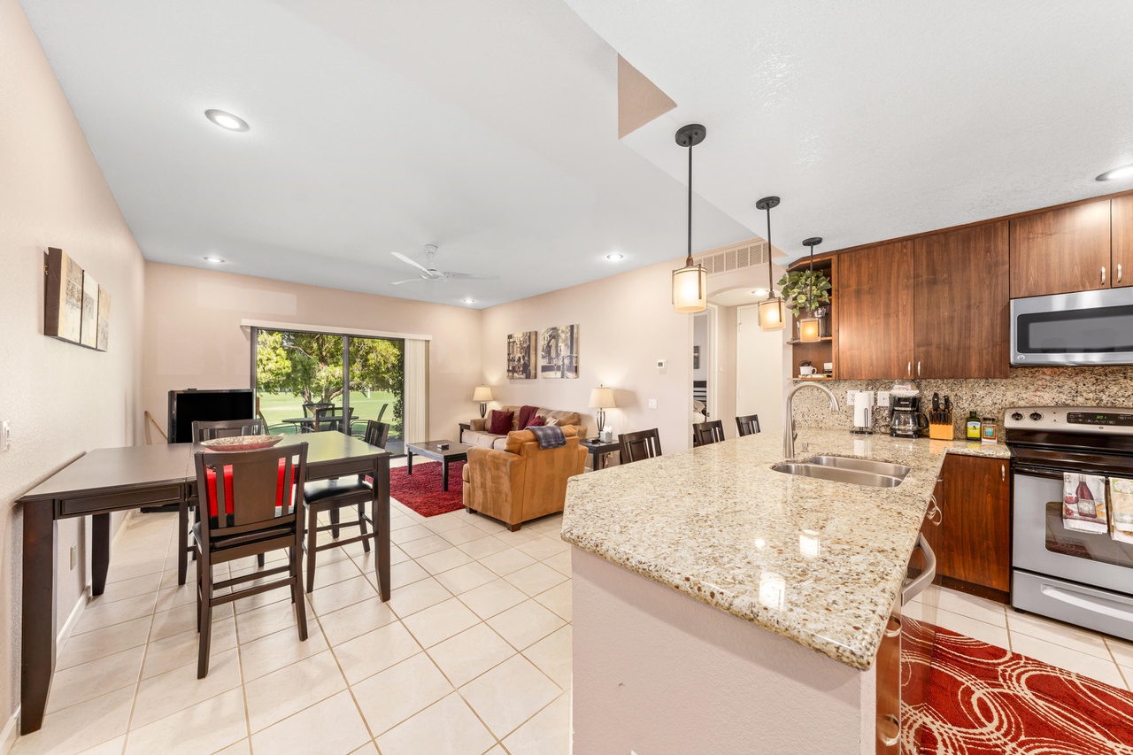 #944 Beautiful 2 Bedroom, 2 Bath Condo with Amazing Views – Available: CALL FOR AVAILABILITY