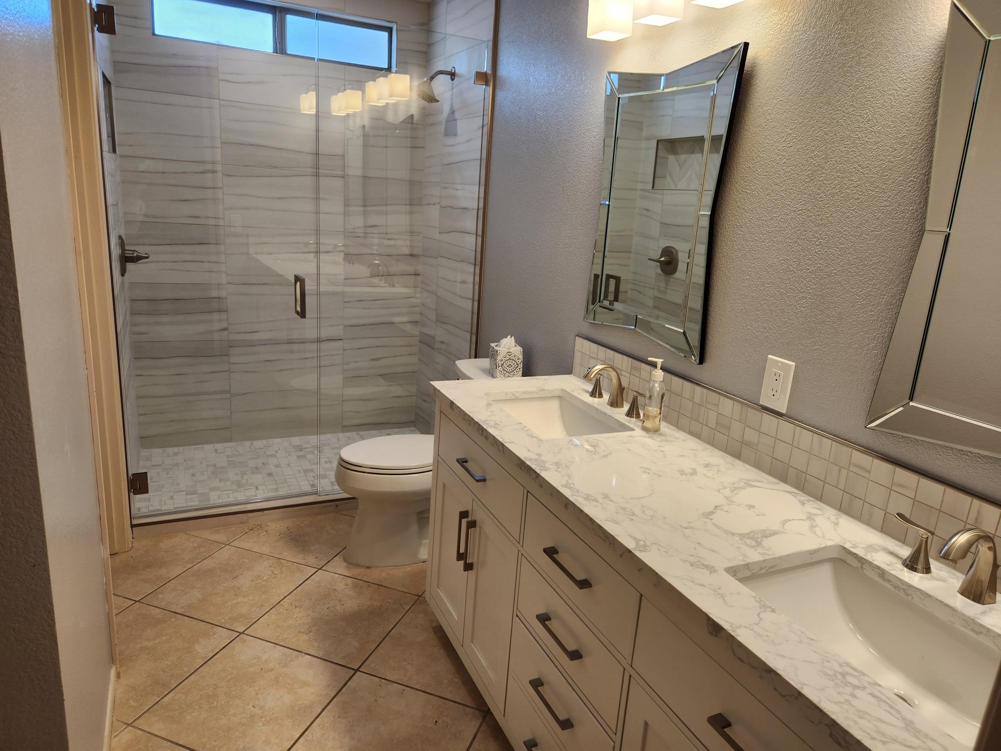 #857 – Remodeled 2 Master Suite Condo in Desert Princess – AVAILABLE: