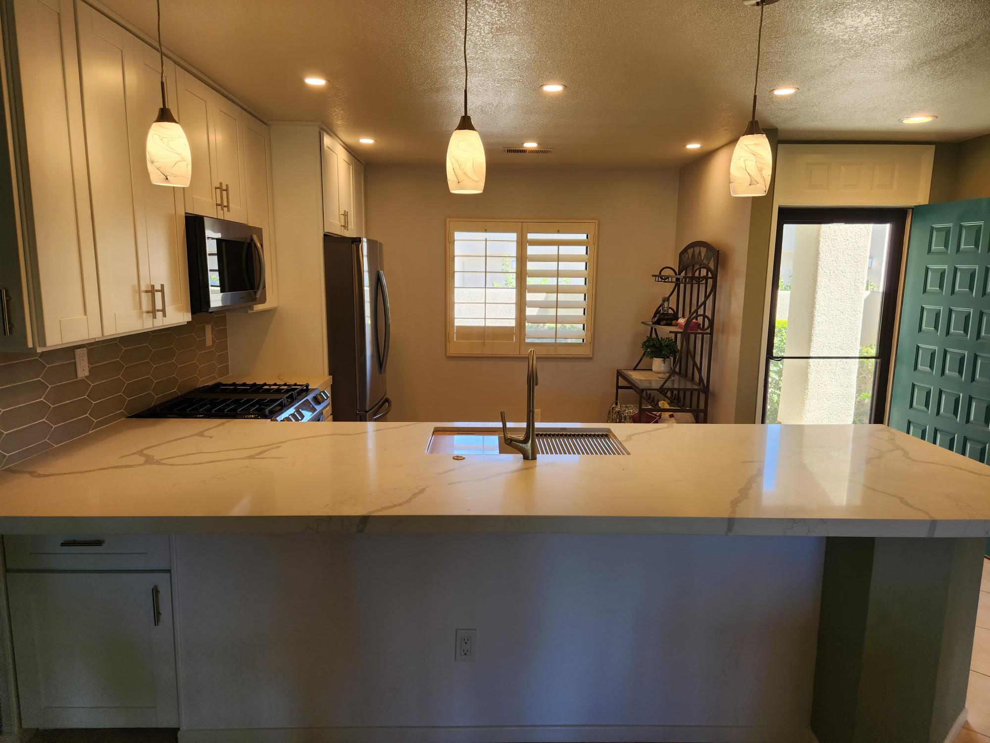 #857 – Remodeled 2 Master Suite Condo in Desert Princess – AVAILABLE: