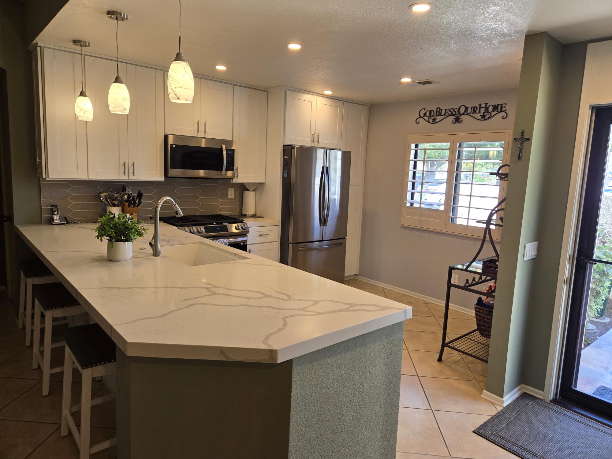 #857 – Remodeled 2 Master Suite Condo in Desert Princess – AVAILABLE: