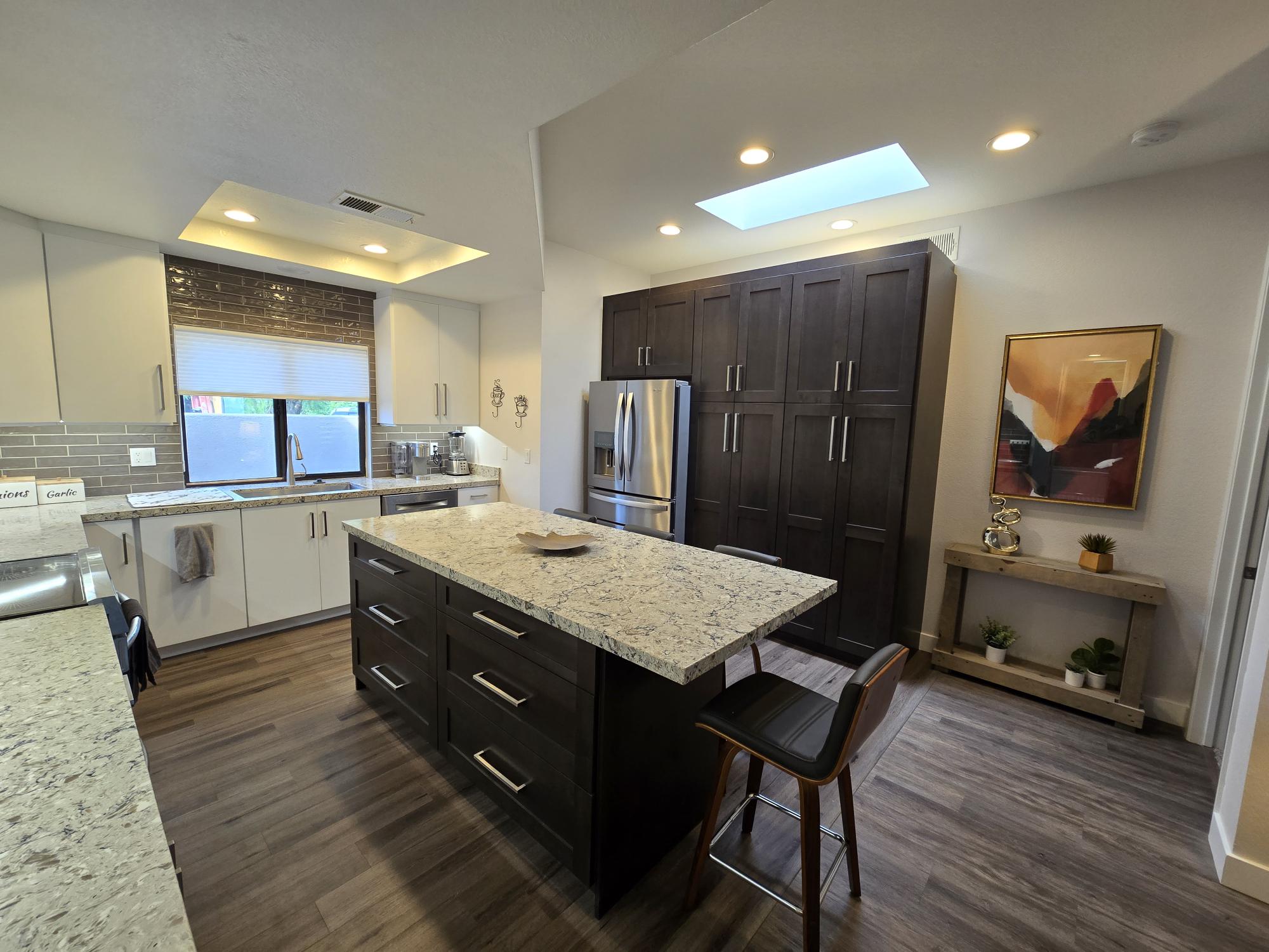 #967 COMPLETELY REMODELED 2 Bedroom +OFFICE/DEN CONDO – AMAZING VIEWS WEST – JANUARY 2026