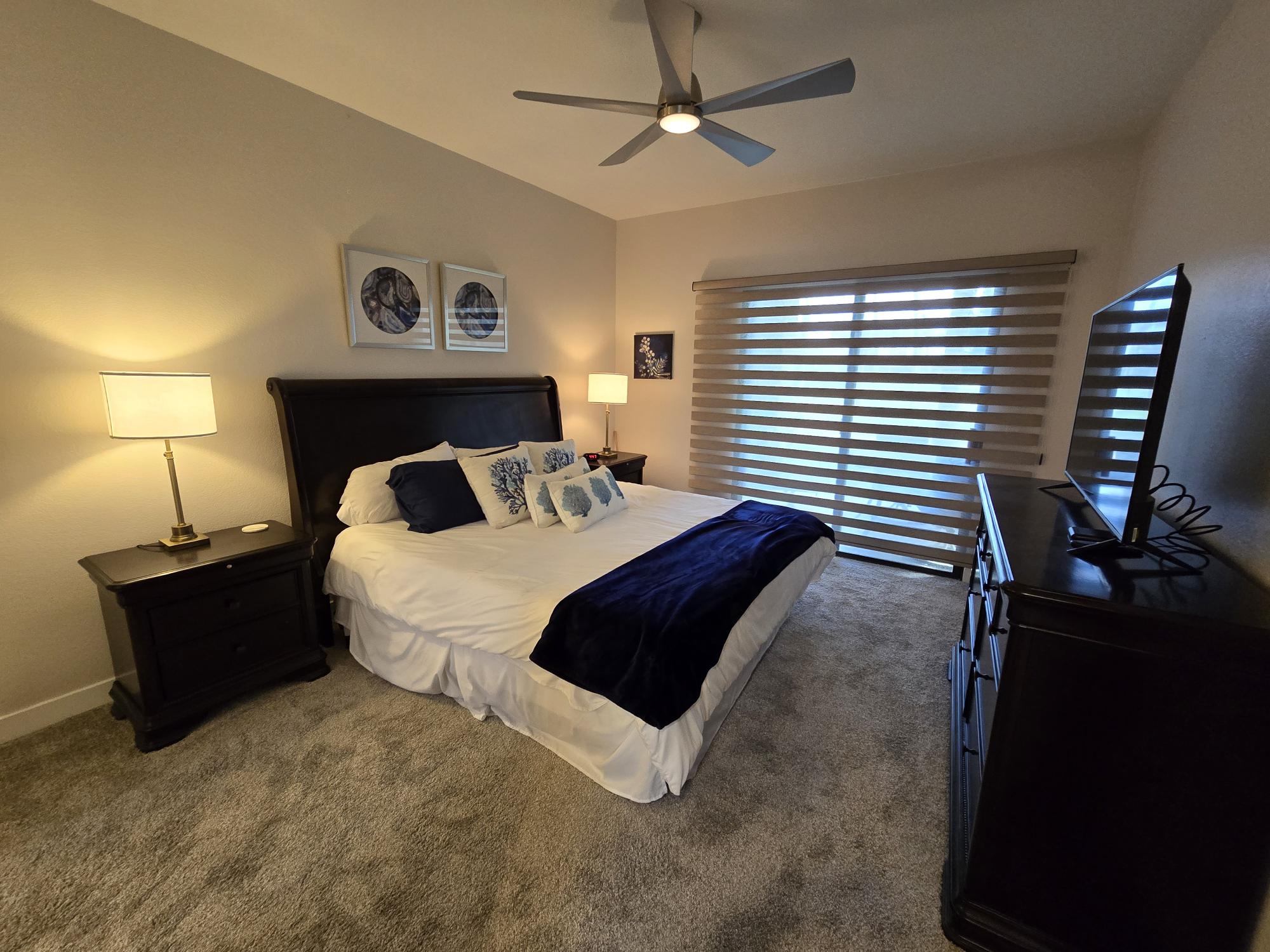 #967 COMPLETELY REMODELED 2 Bedroom +OFFICE/DEN CONDO – AMAZING VIEWS WEST – JANUARY 2026