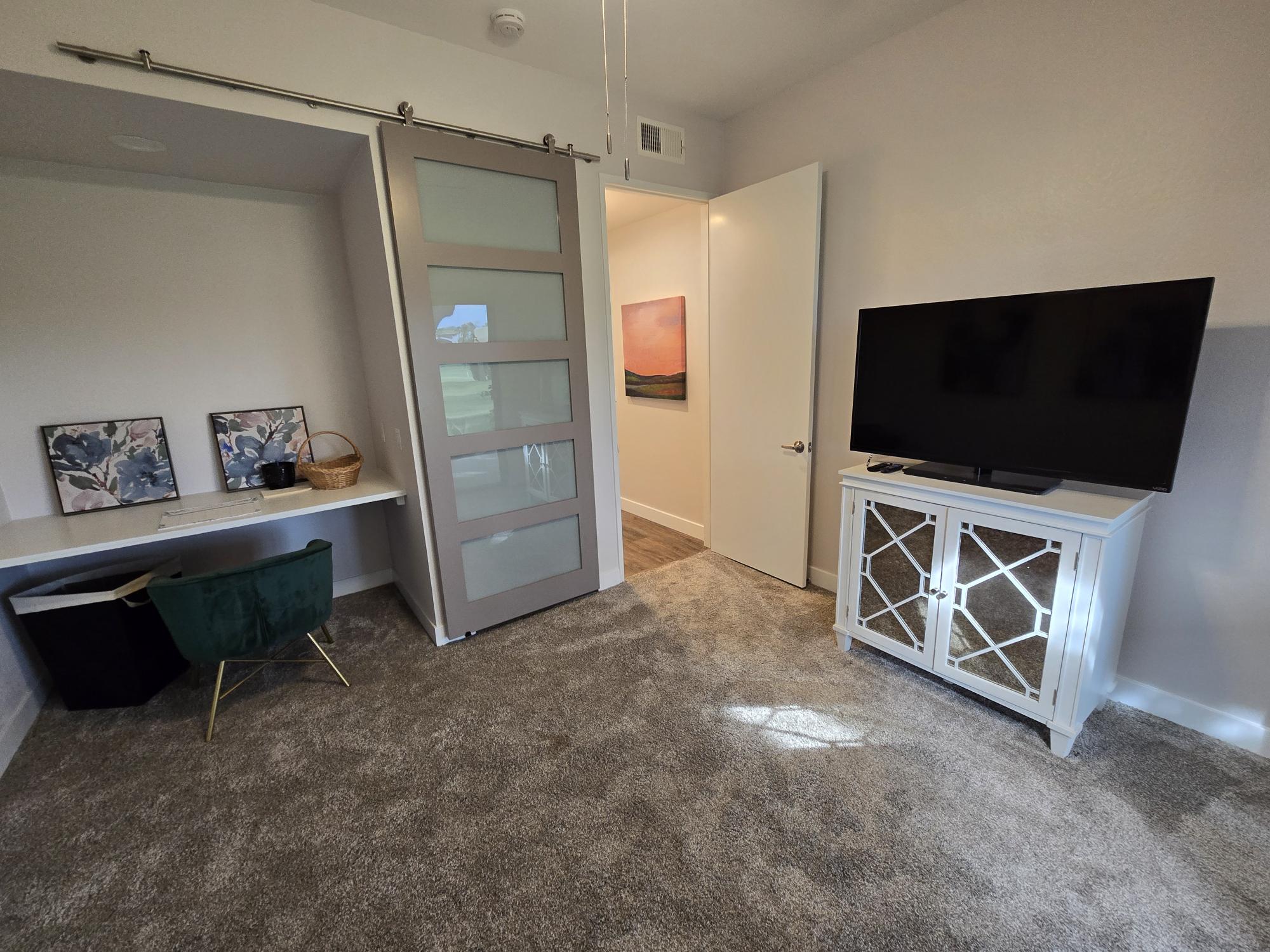 #967 COMPLETELY REMODELED 2 Bedroom +OFFICE/DEN CONDO – AMAZING VIEWS WEST – JANUARY 2026