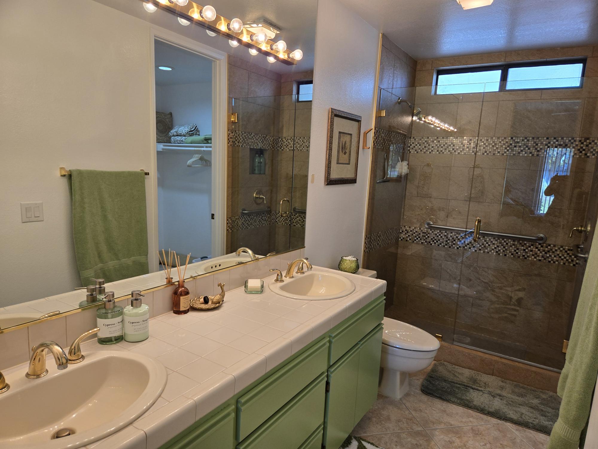 #704 – 2 Master Suite Condo in the Heart of Desert Princess – Available: DEC & FEBRUARY