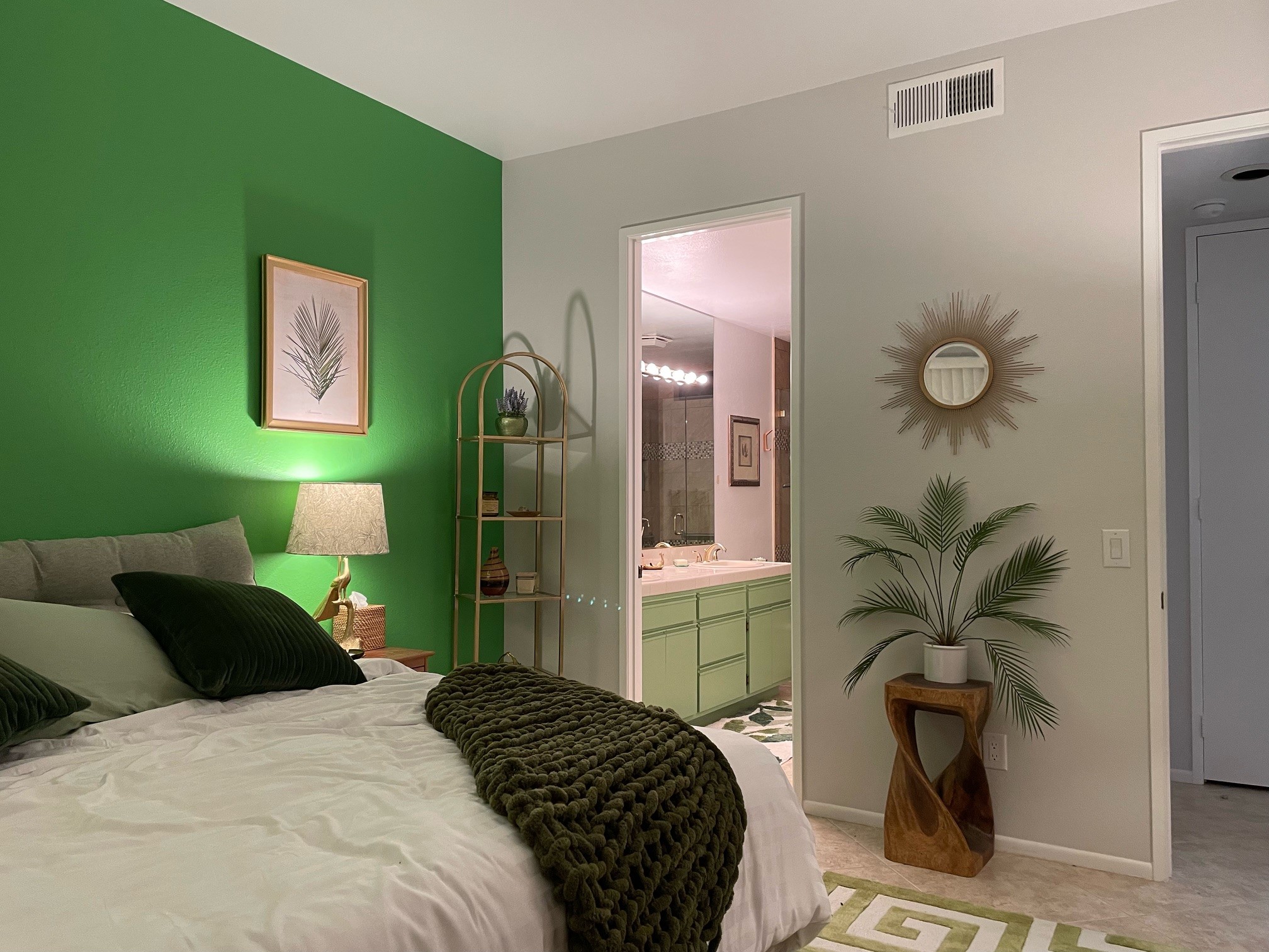 #704 – 2 Master Suite Condo in the Heart of Desert Princess – Available: DEC & FEBRUARY