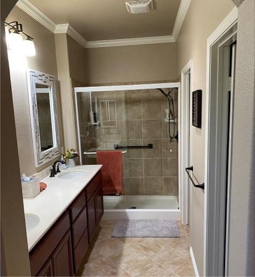 #556 Beautiful Pool Villa with 2 Bedrooms and Den, Family Room Available JANUARY 2025