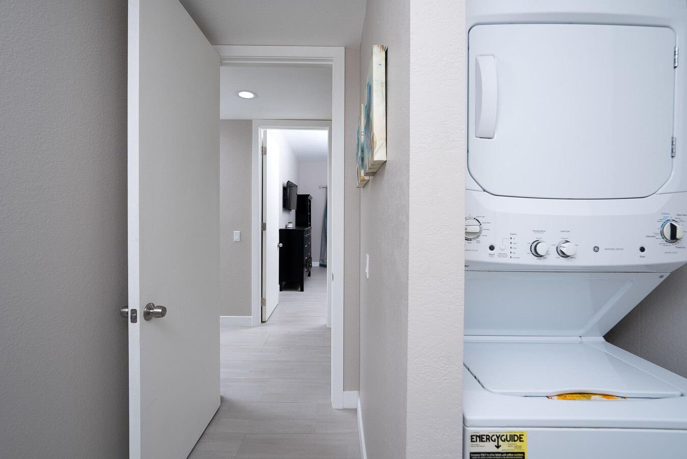 #979 – STUNNING 2 BEDROOM REMODELED CONDO – WEST FACING VIEWS – AVAILABLE:  NOV 11th TO DEC 31st & APRIL 2026 – Pet Friendly