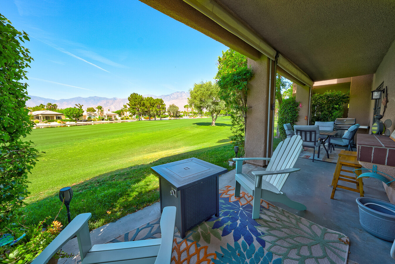 #979 – STUNNING 2 BEDROOM REMODELED CONDO – WEST FACING VIEWS – AVAILABLE:  NOV 11th TO DEC 31st & APRIL 2026 – Pet Friendly