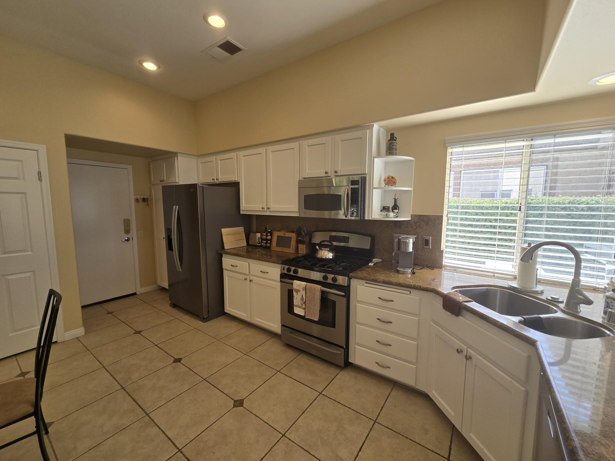 #872 – 2 BEDROOM POOL/SPA VILLA – BEAUTIFUL VIEWS – PARADISE! – AVAILABLE NOV- JAN AND MARCH & APRIL 2026 – Reduced monthly price!