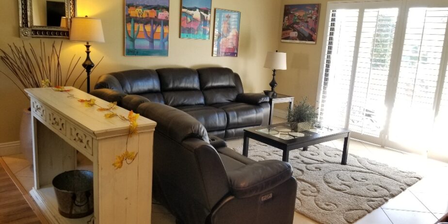 #577 – 3 BEDROOM CONDO WITH WEST FACING VIEWS – END UNIT – AVAILABLE:  NOV – DEC, 2025 and JAN -MAY, 2026