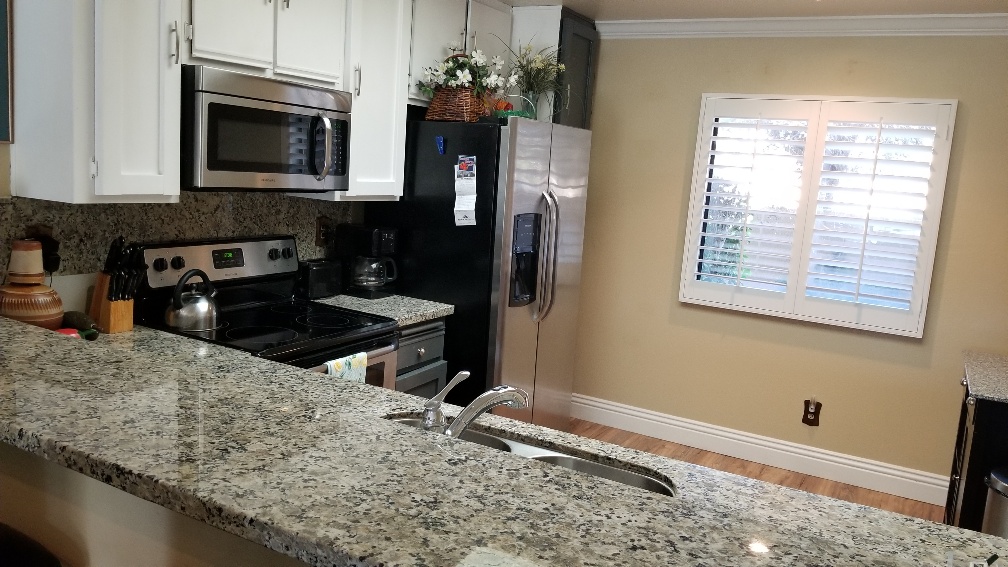 #577 – 3 BEDROOM CONDO WITH WEST FACING VIEWS – END UNIT – AVAILABLE:  DEC & JANUARY, APRIL