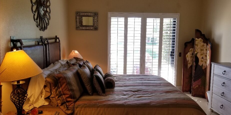 #577 – 3 BEDROOM CONDO WITH WEST FACING VIEWS – END UNIT – AVAILABLE:  NOV – DEC, 2025 and JAN -MAY, 2026