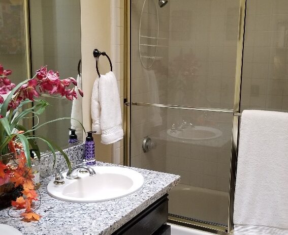 #577 – 3 BEDROOM CONDO WITH WEST FACING VIEWS – END UNIT – AVAILABLE:  NOV – DEC, 2025 and JAN -MAY, 2026