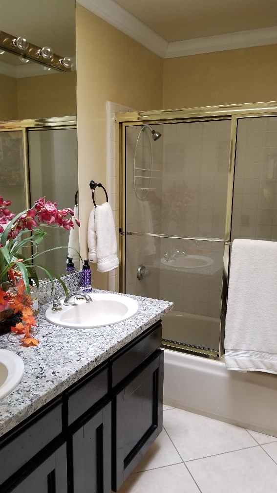 #577 – 3 BEDROOM CONDO WITH WEST FACING VIEWS – END UNIT – AVAILABLE:  DEC & JANUARY, APRIL