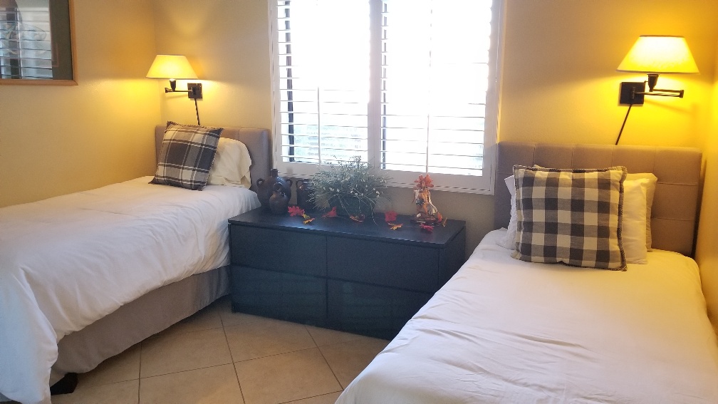 #577 – 3 BEDROOM CONDO WITH WEST FACING VIEWS – END UNIT – AVAILABLE:  DEC & JANUARY, APRIL