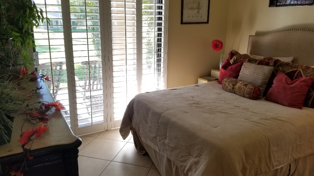 #577 – 3 BEDROOM CONDO WITH WEST FACING VIEWS – END UNIT – AVAILABLE:  DEC & JANUARY, APRIL