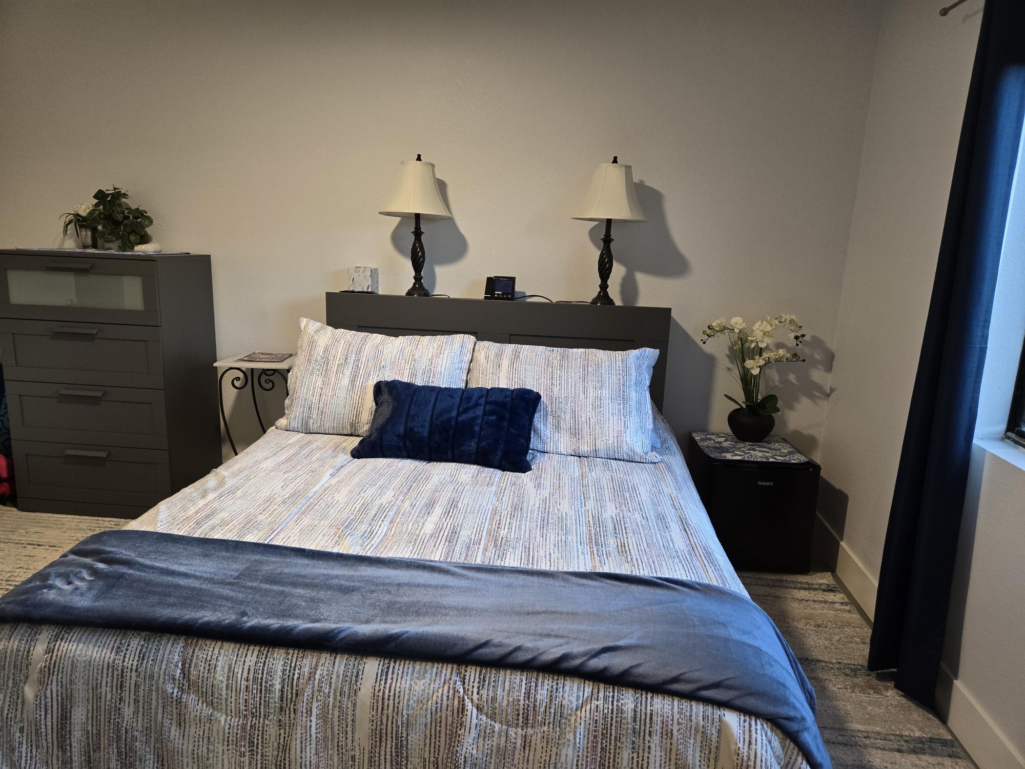 #600 – AMAZING REMODEL – 2 BEDROOM REMODELED CONDO – CUL-DE-SAC STREET – STEPS TO POOL – AVAILBLE:  DECEMBER