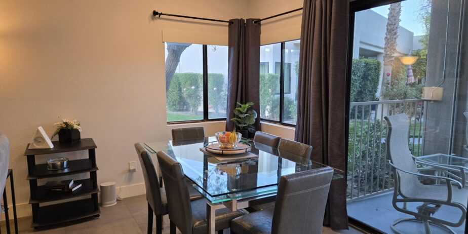 #600 – AMAZING REMODEL – 2 BEDROOM REMODELED CONDO – CUL-DE-SAC STREET – STEPS TO POOL – AVAILBLE:  DECEMBER
