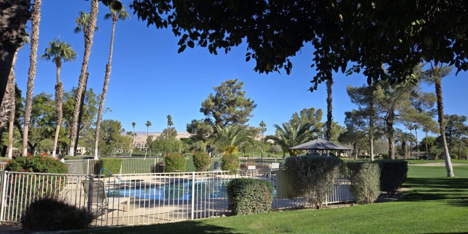 #600 – AMAZING REMODEL – 2 BEDROOM REMODELED CONDO – CUL-DE-SAC STREET – STEPS TO POOL – AVAILBLE:  DECEMBER