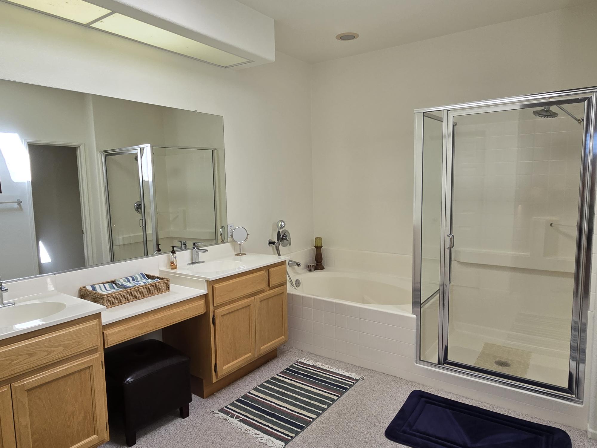 #672 – 2 Bed, 2 Bath Villa, 2-Car Garage – Views to Vista 2 Fairway & Hills  – Available SEASON 2026 – LOWER RENTAL PRICE!