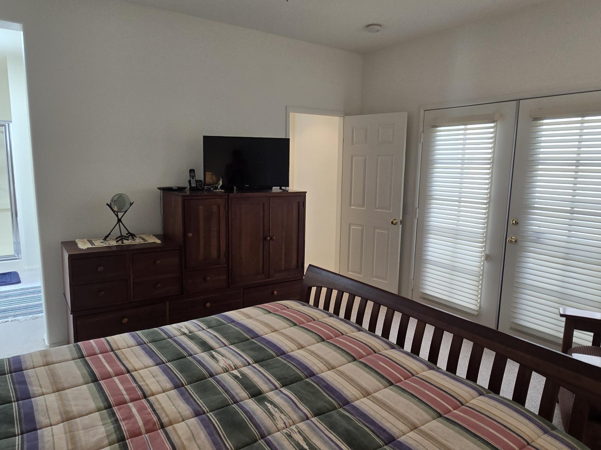 #672 – 2 Bed, 2 Bath Villa, 2-Car Garage – Views to Vista 2 Fairway & Hills  – Available SEASON 2026 – LOWER RENTAL PRICE!