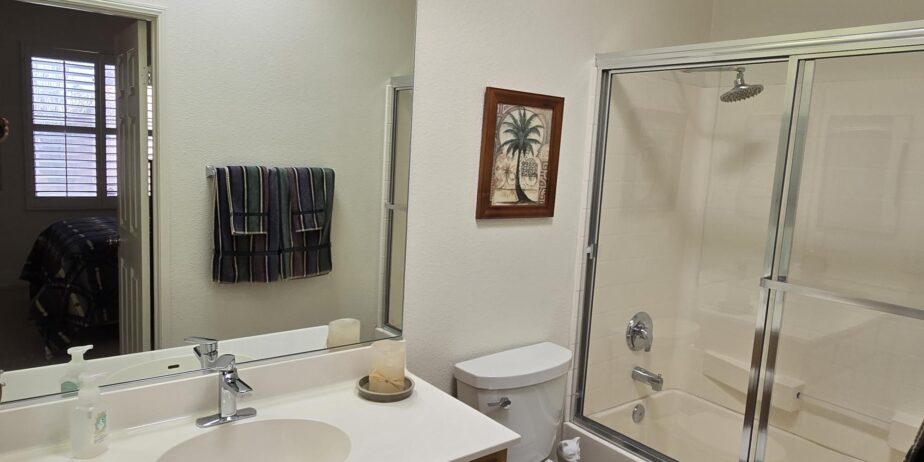 #672 – 2 Bed, 2 Bath Villa, 2-Car Garage – Views to Vista 2 Fairway & Hills  – Available Nov – Feb and April 2026 – AMAZING RENTAL PRICE!