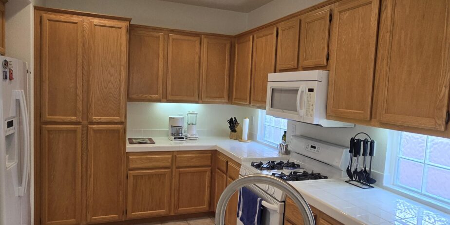 #672 – 2 Bed, 2 Bath Villa, 2-Car Garage – Views to Vista 2 Fairway & Hills  – Available Nov – Feb and April 2026 – AMAZING RENTAL PRICE!