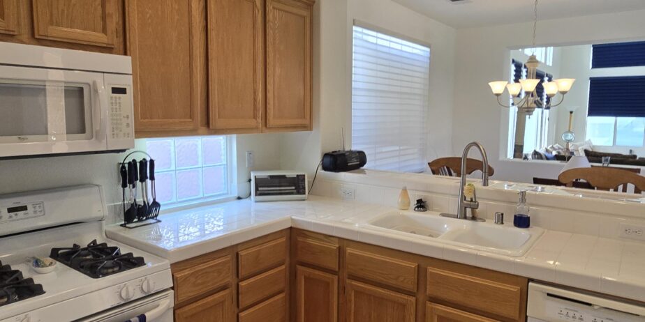 #672 – 2 Bed, 2 Bath Villa, 2-Car Garage – Views to Vista 2 Fairway & Hills  – Available Nov – Feb and April 2026 – AMAZING RENTAL PRICE!