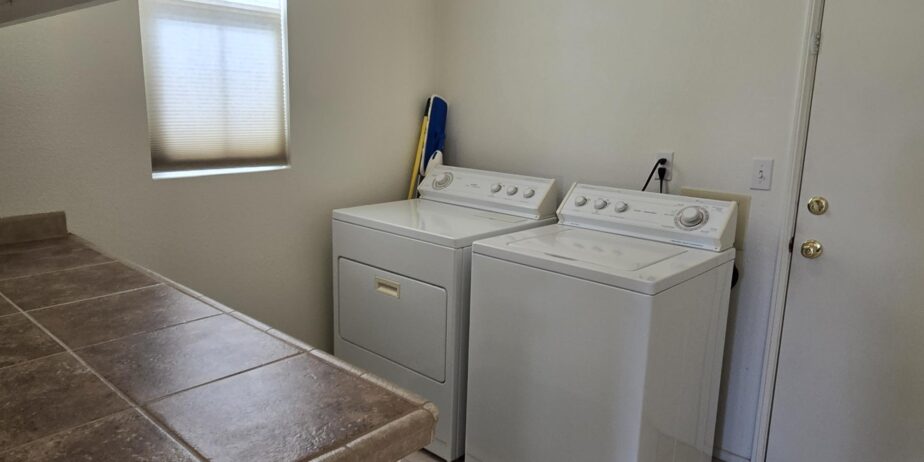 #672 – 2 Bed, 2 Bath Villa, 2-Car Garage – Views to Vista 2 Fairway & Hills  – Available Nov – Feb and April 2026 – AMAZING RENTAL PRICE!