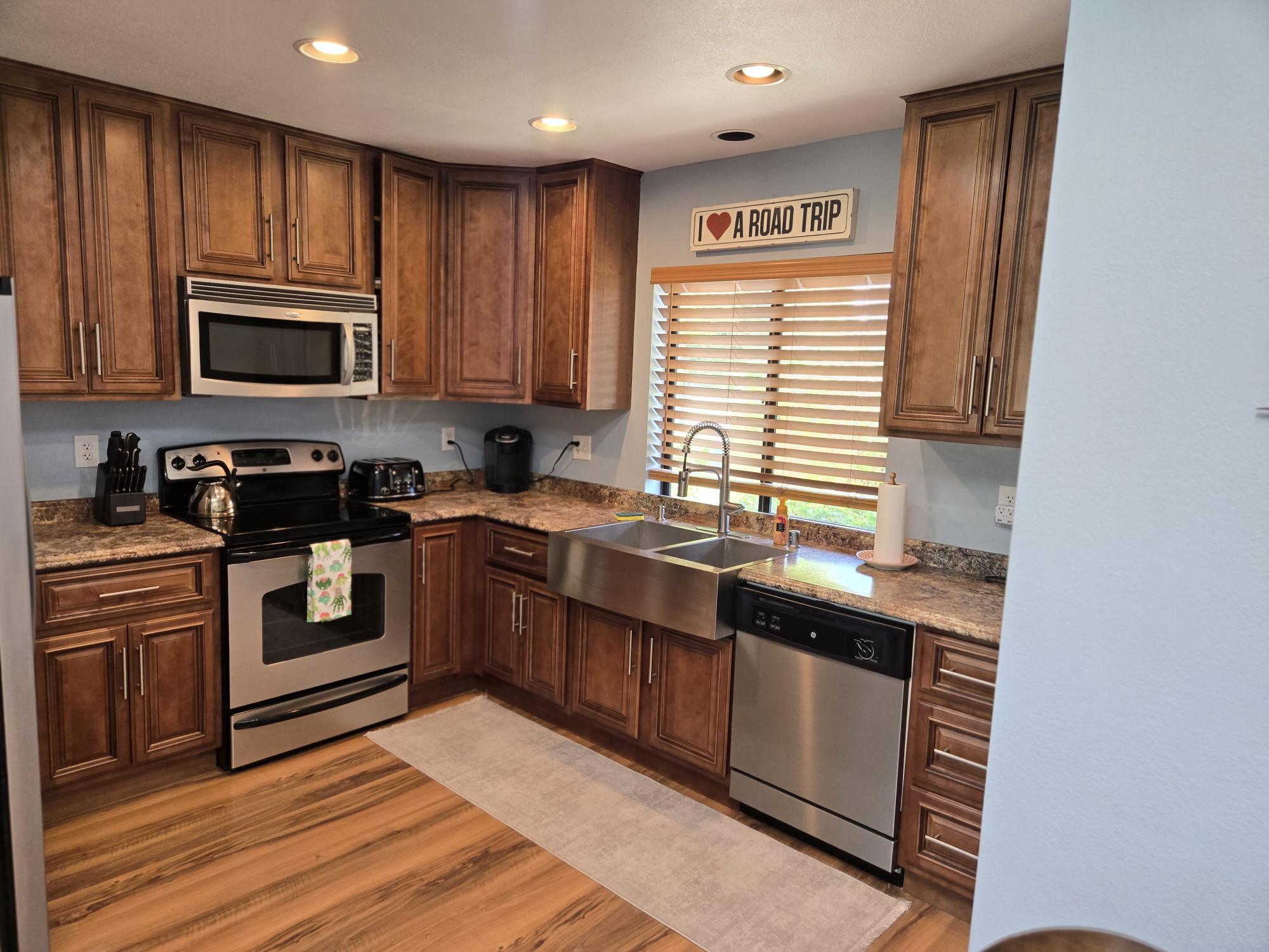 #019 – UPDATED AND BEAUTIFUL 2 BEDROOM CONDO – AVAILABLE: NOV& DEC 2025 – JANUARY AND APRIL 2026 – PET FRIENDLY