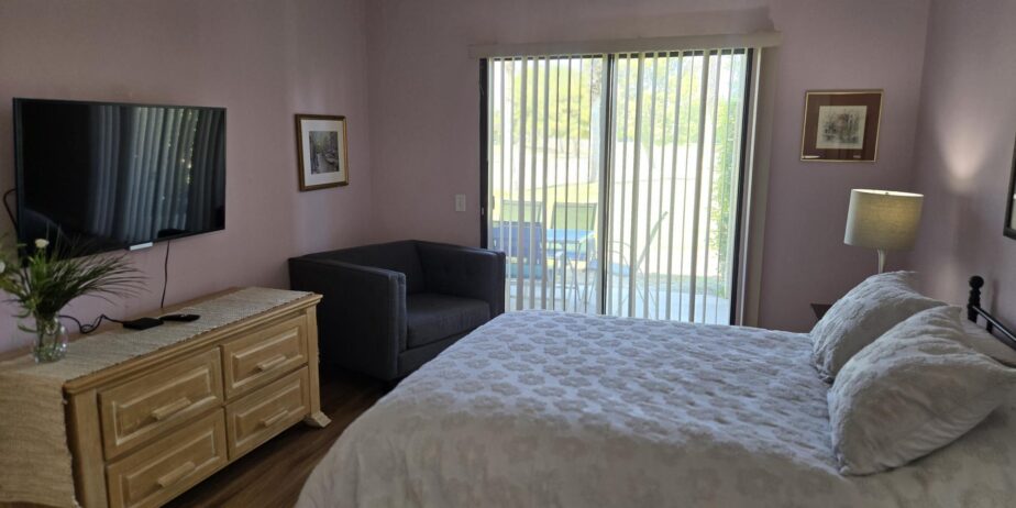 #019 – UPDATED AND BEAUTIFUL 2 BEDROOM CONDO – AVAILABLE: NOV& DEC 2025 – JANUARY AND APRIL 2026 – PET FRIENDLY