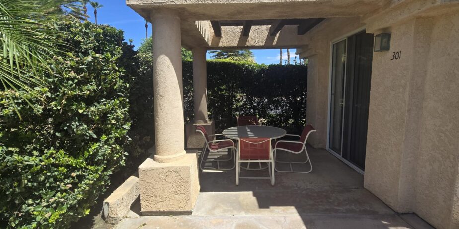 #301 REMODELED 2 BEDROOM, 2 BATH VILLA – WEST FACING VIEWS TO MOUNTAIN – AVAILABLE FOR 2025-26 SEASON