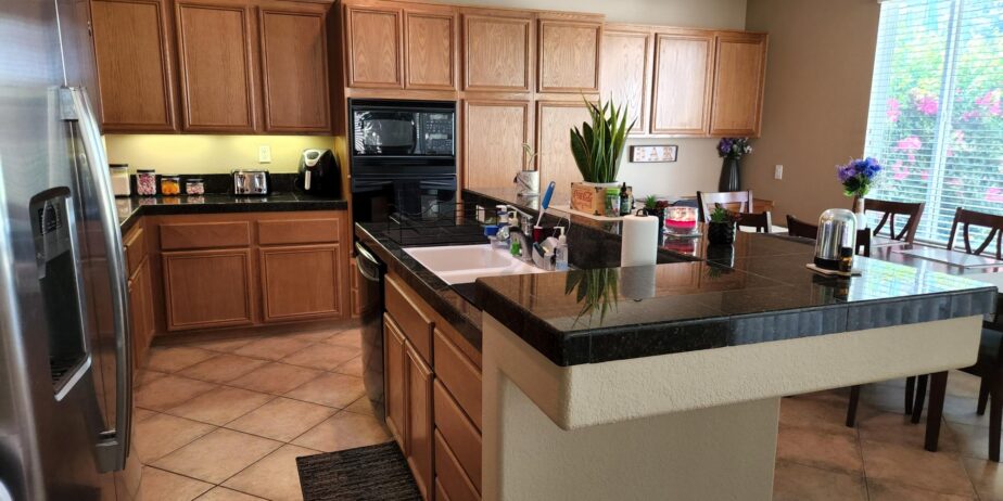 #686 – 2 Bedroom, 2.5 Bath Villa with Den (Sofa Bed) – Northwest facing view Available:  November thru April
