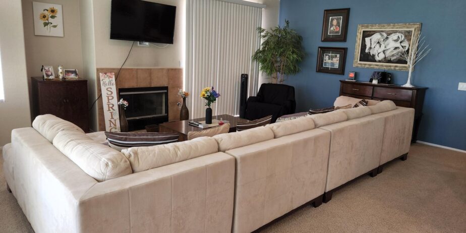 #686 – 2 Bedroom, 2.5 Bath Villa with Den (Sofa Bed) – Northwest facing view Available:  November thru April
