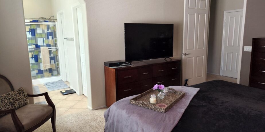 #686 – 2 Bedroom, 2.5 Bath Villa with Den (Sofa Bed) – Northwest facing view Available:  November thru April