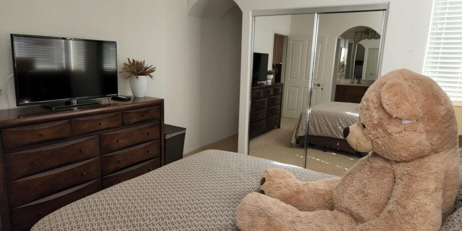 #686 – 2 Bedroom, 2.5 Bath Villa with Den (Sofa Bed) – Northwest facing view Available:  November thru April