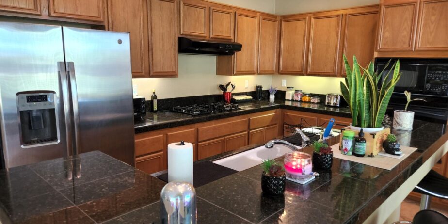 #686 – 2 Bedroom, 2.5 Bath Villa with Den (Sofa Bed) – Northwest facing view Available:  November thru April
