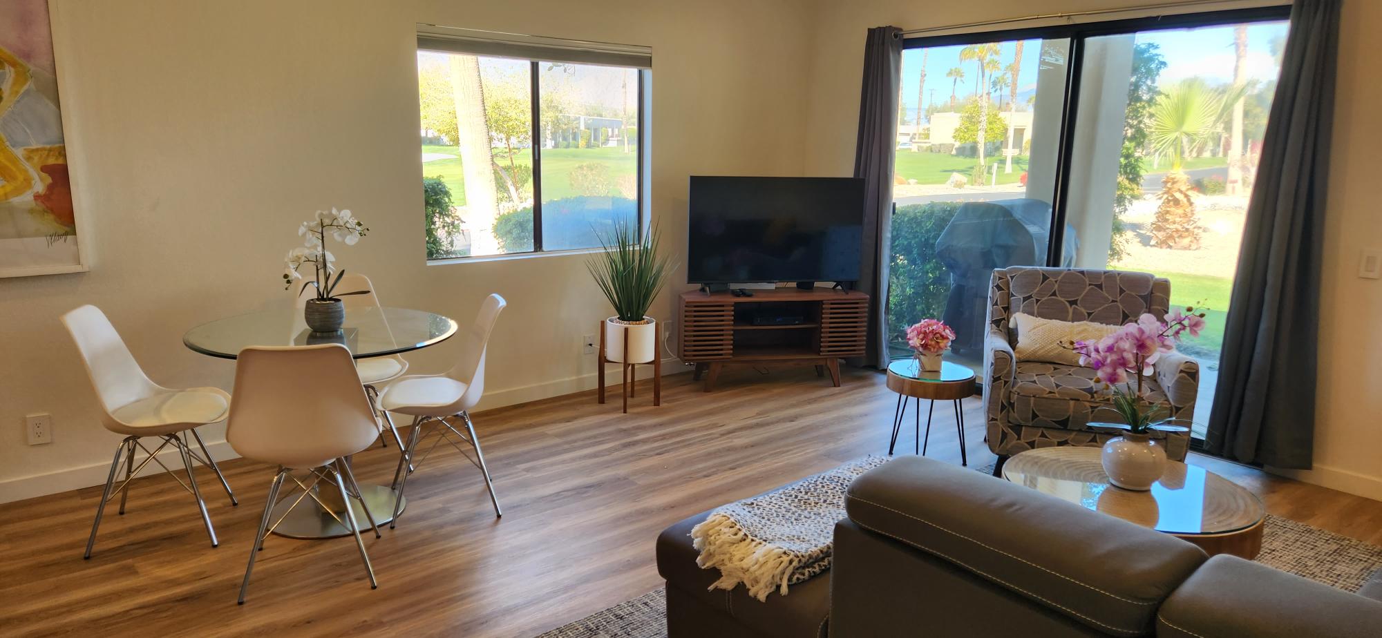 #176 – REMODELED 1-BEDROOM, 2 FULL BATH END UNIT CONDO WITH WEST VIEWS.  AVAILABLE:  NOV-DEC & MARCH & APRIL 2026